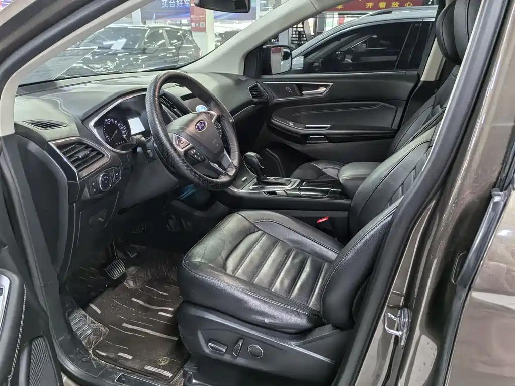 Edge EcoBoost 245 2 WD Grand Sharp 7-seat CN-V