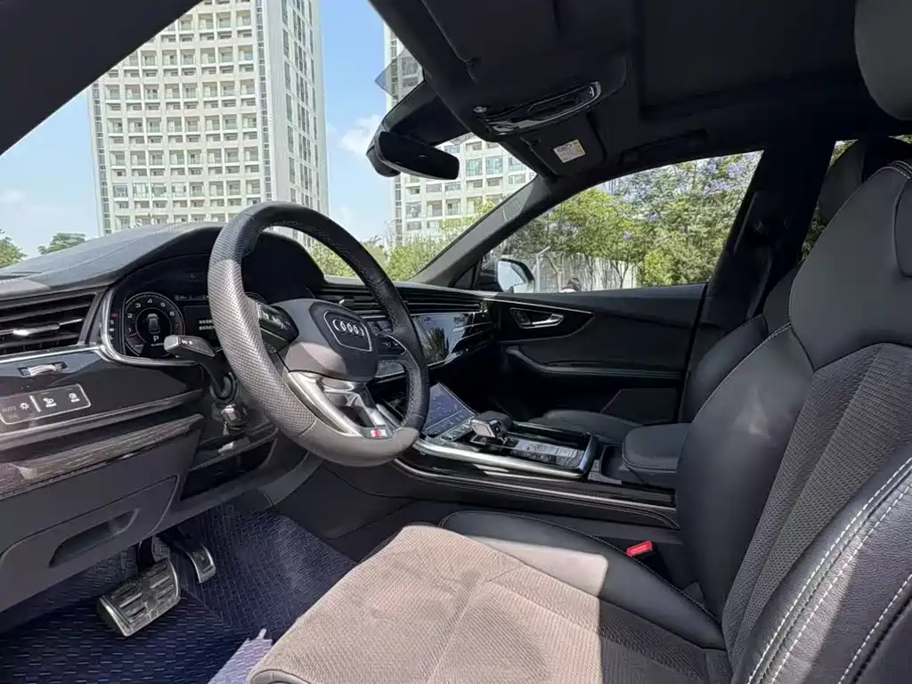Audi Q8 55 TFSI Select Dynamic