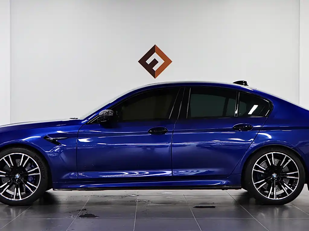 BMW M5