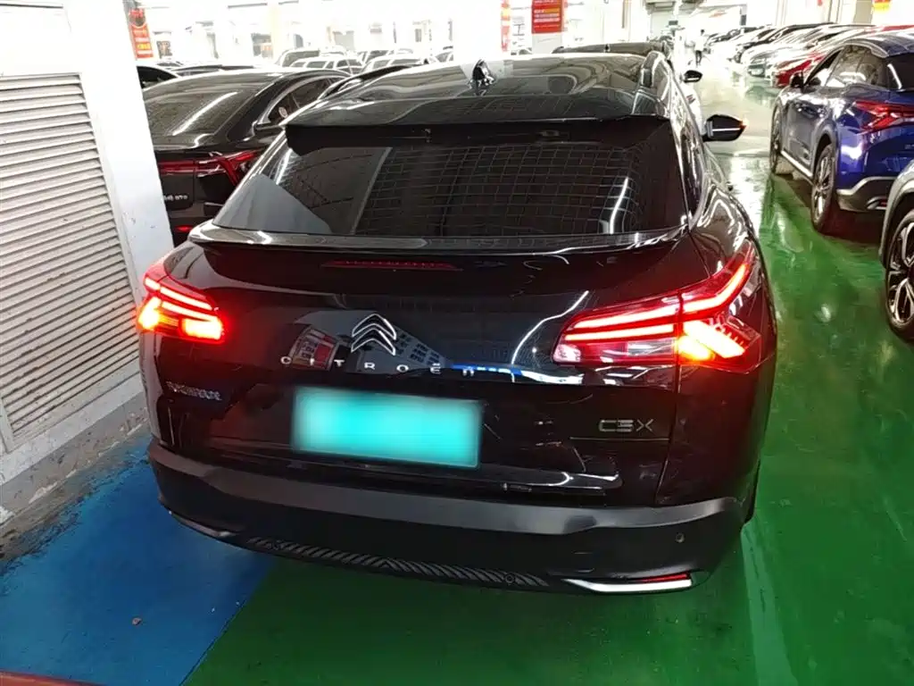 C5 X 凡尔赛C5 X 2021款 1.6 T 耀不凡