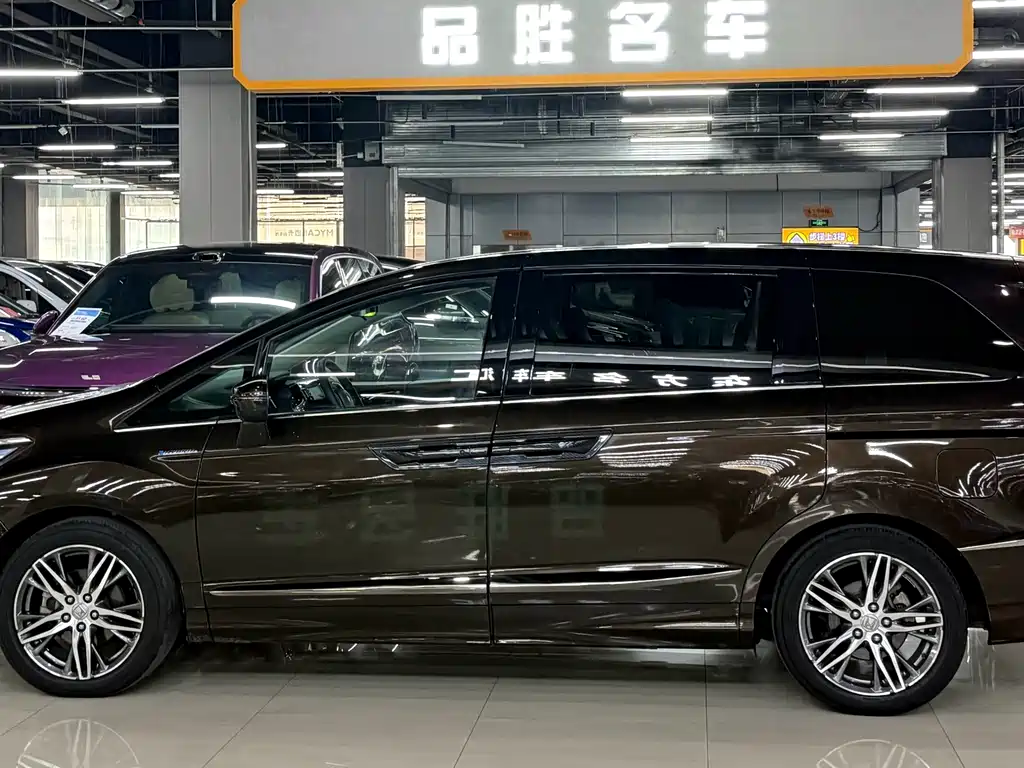 Elysion 2.0 L Hybrid Luxury