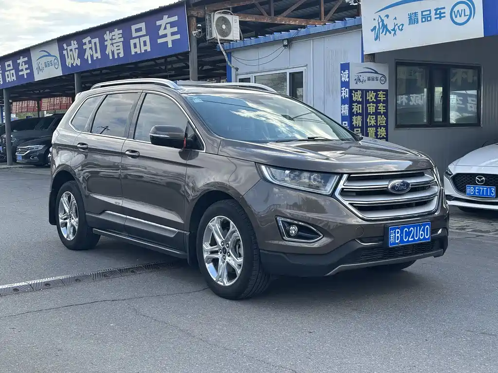 Edge EcoBoost 245 4 WD Grand Sharp 7-seat