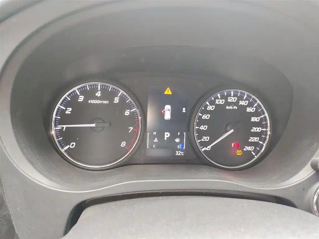 Outlander 2.0 L 2 WD Smooth Enjoyment 5-seat CN-VI