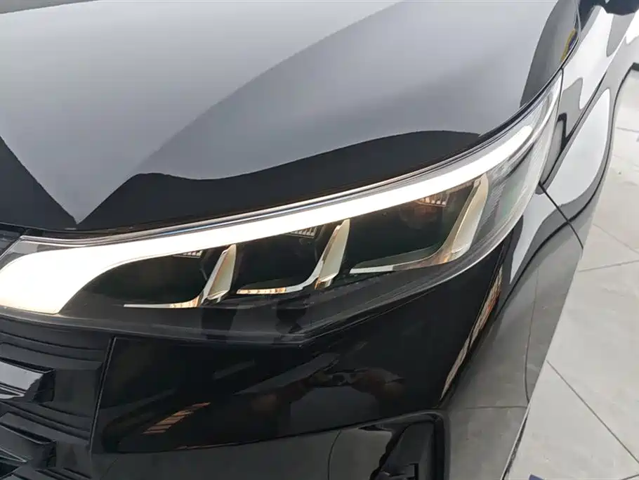 GAC Trumpchi M6 PRO 270 T DCT Luxury