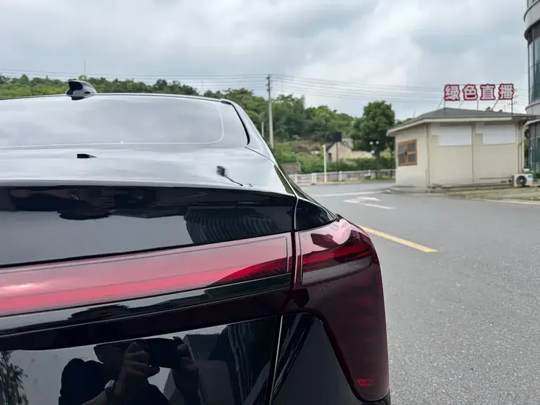 Hongqi H5 1.5 T DCT Shadow