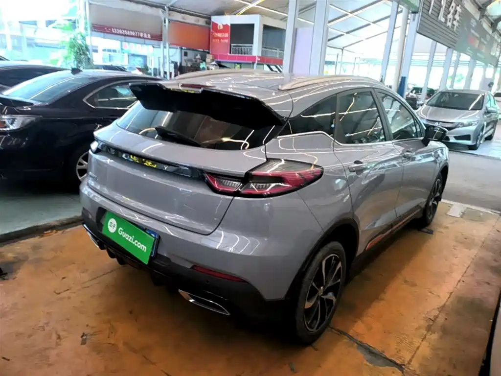 Emgrand S 1.4 T CVT Crossover Player