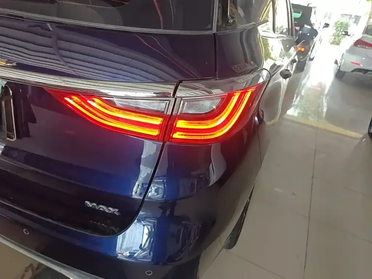 BYD Song MAX 1.5 T Auto Connected Wise Comfort Sunroof 6-seat CN-VI