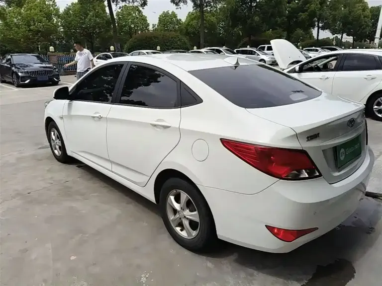 Hyundai Accent 1.4 L Auto Intelligent GLS
