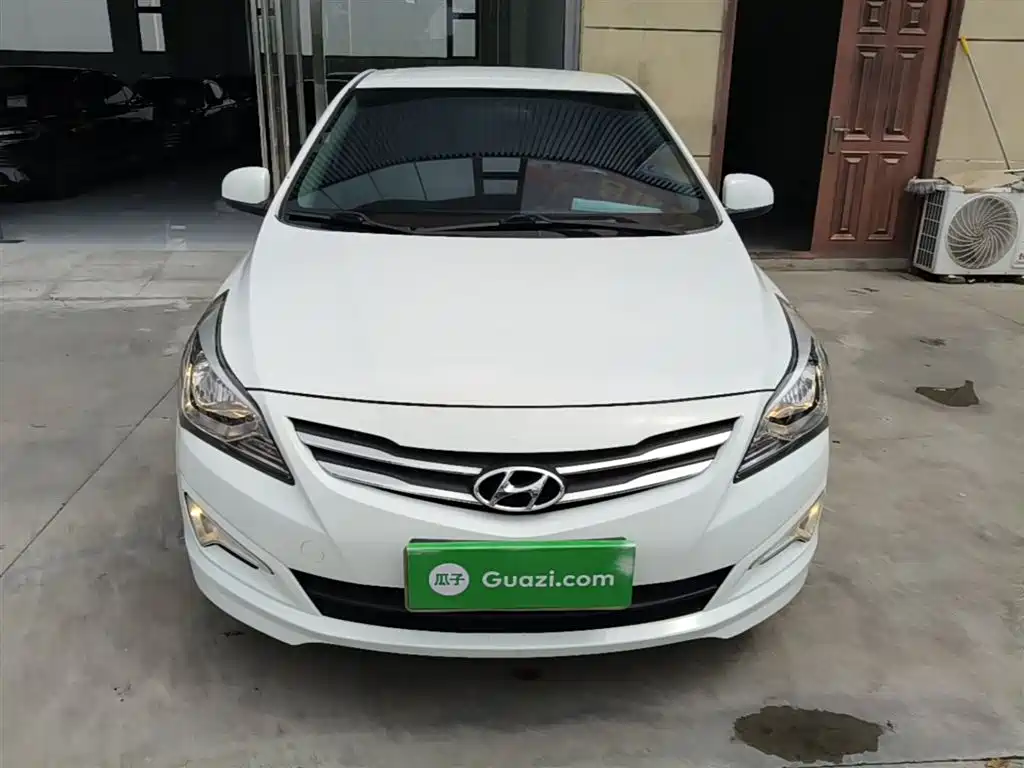 Accent 1.4 L Auto Intelligent GLS