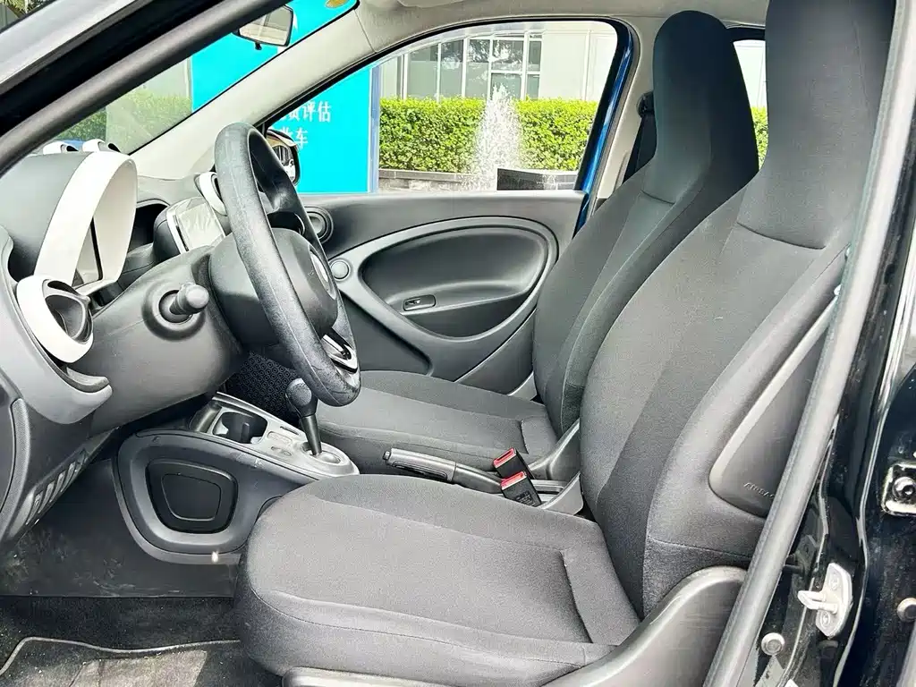 smart forfour 1.0 L 52 kW Agile
