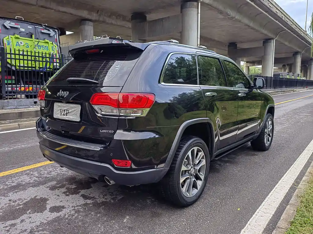 Grand Cherokee (Import) 3.0 L Comfort Enjoyment Navigation