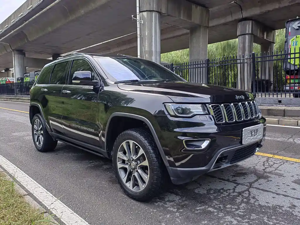 Grand Cherokee (Import) 3.0 L Comfort Enjoyment Navigation