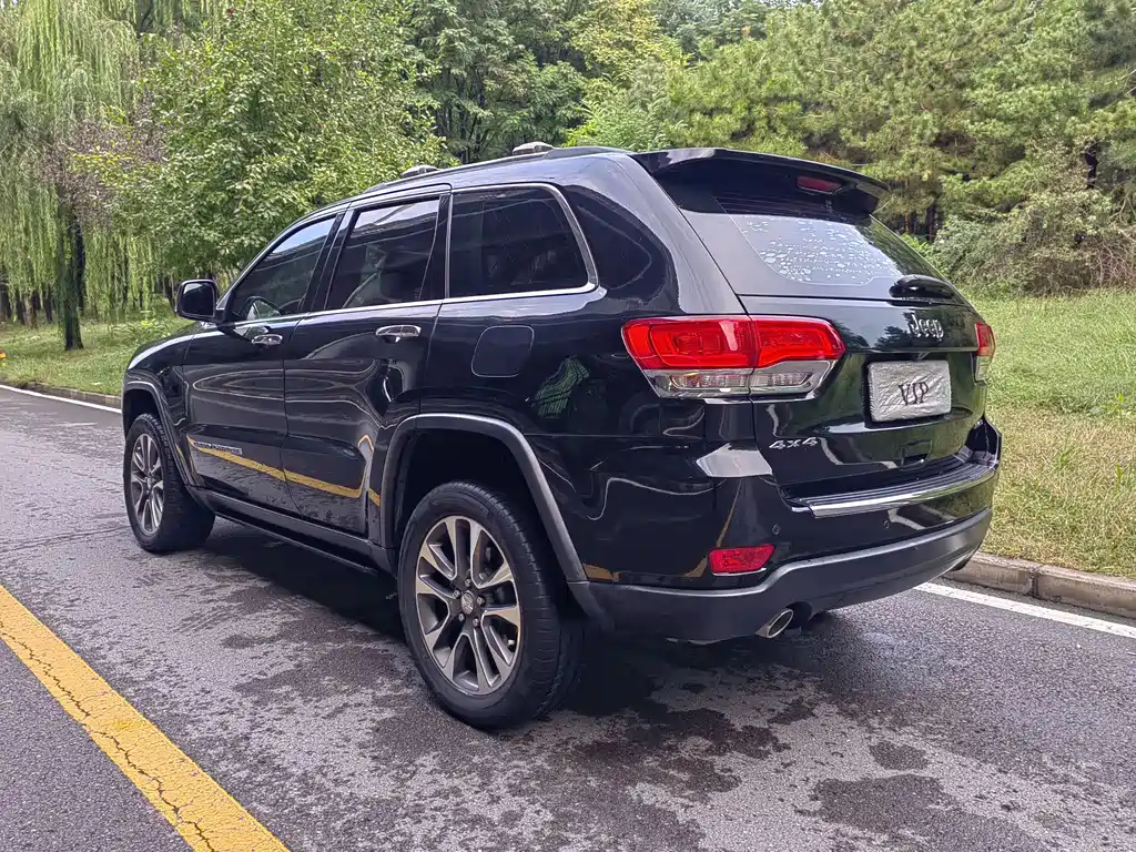Grand Cherokee (Import) 3.0 L Comfort Enjoyment Navigation