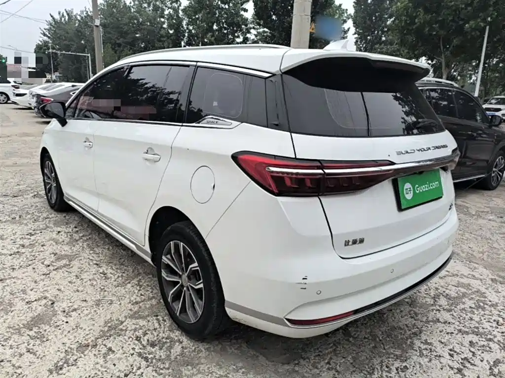 Song MAX Upgraded 1.5 T Auto Luxury 7-seat