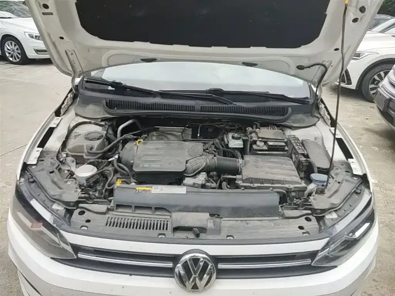 Volkswagen Polo Plus 1.5 L Manual Panoramic Pleasure
