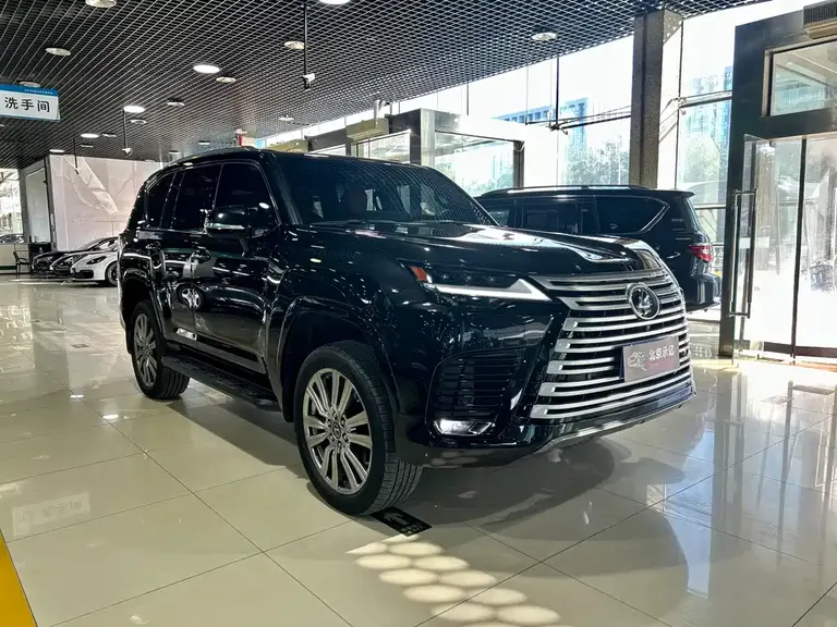 Lexus LX 雷克萨斯LX 2025款 700 h VIP领世版