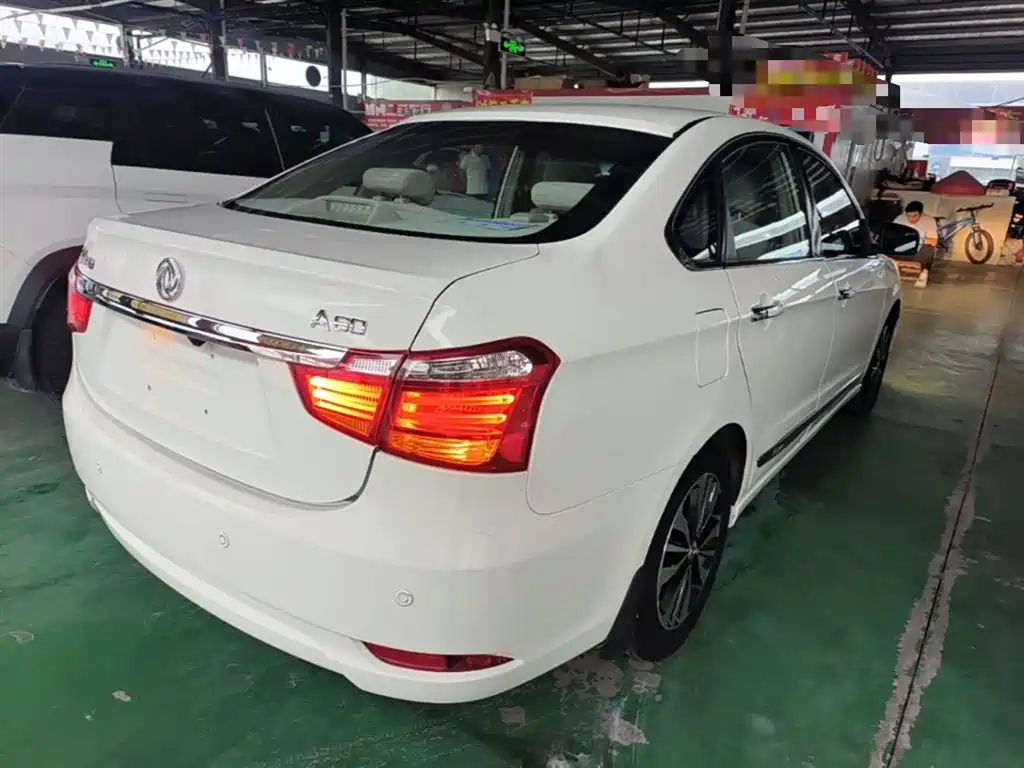Dongfeng Fengshen A60 1.6 L Auto Luxury