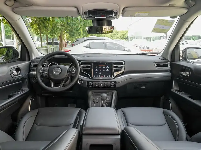 Jeep Grand Commander 大指挥官 2022款 2.0 T 四驱豪华版
