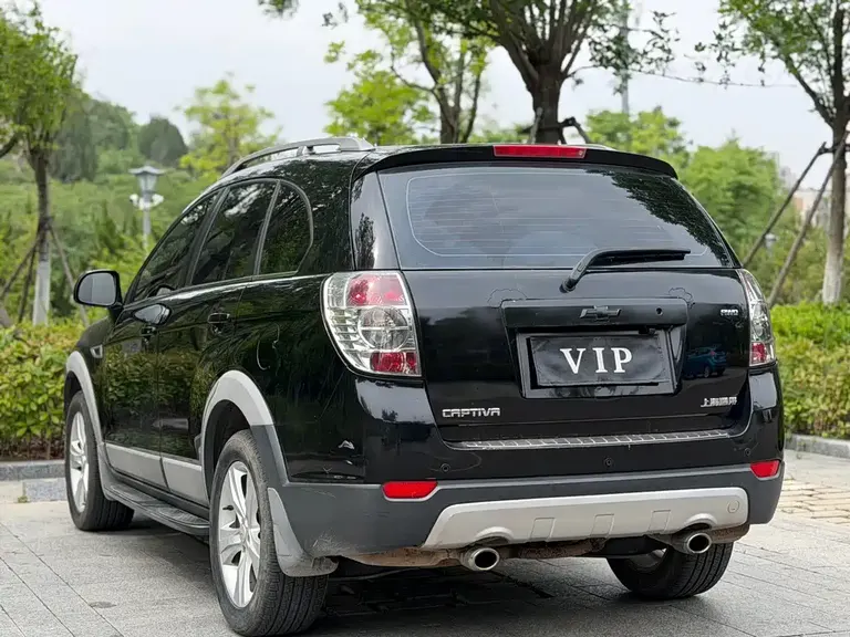 Chevrolet Captiva 2.4 L 4 WD Flagship 7-seat