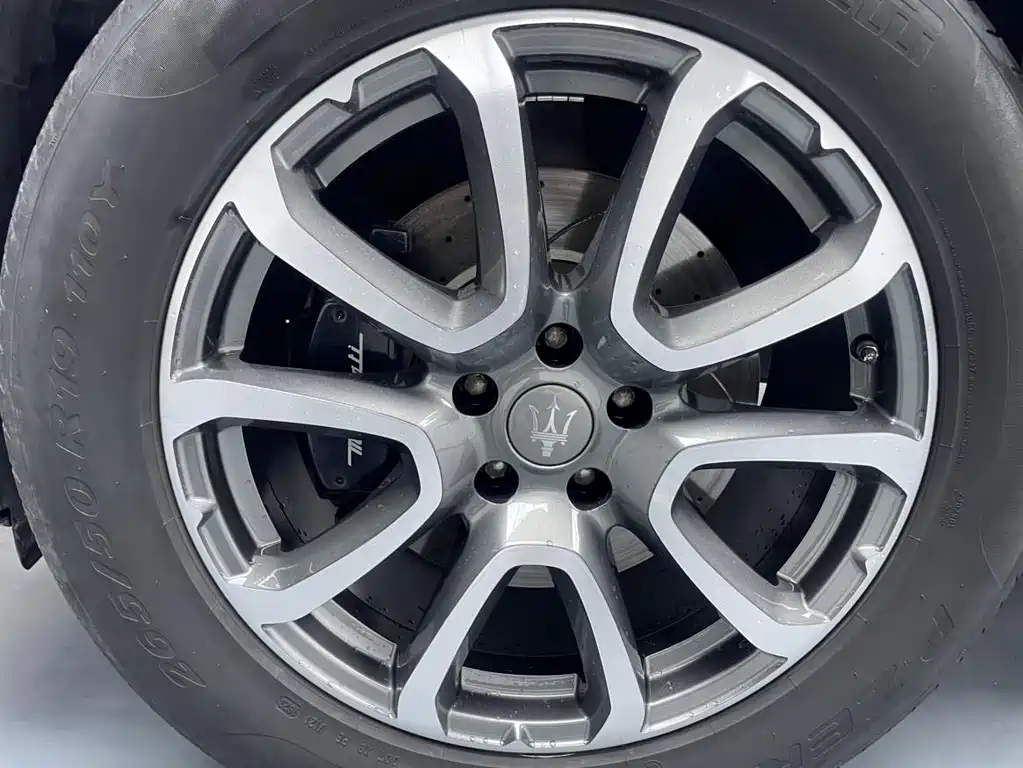 Levante 3.0 T Standard