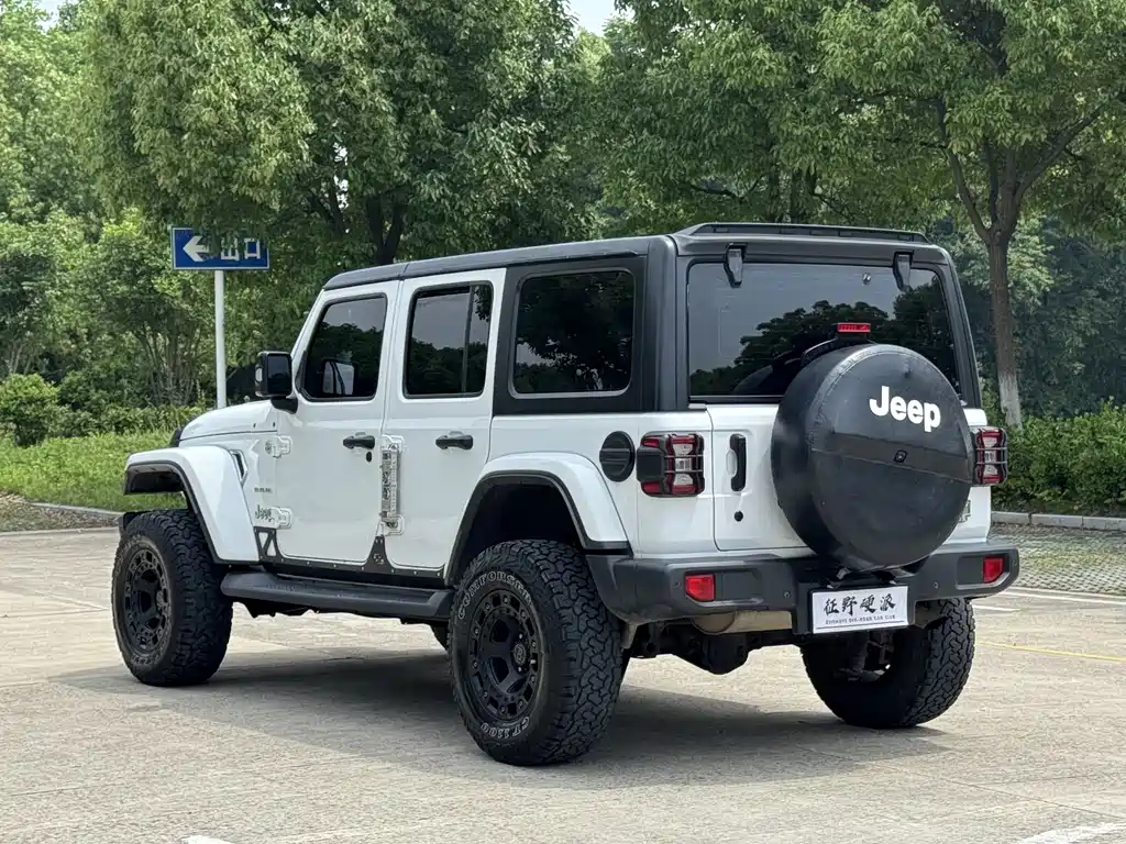 Wrangler 2.0 T Sahara 4-door