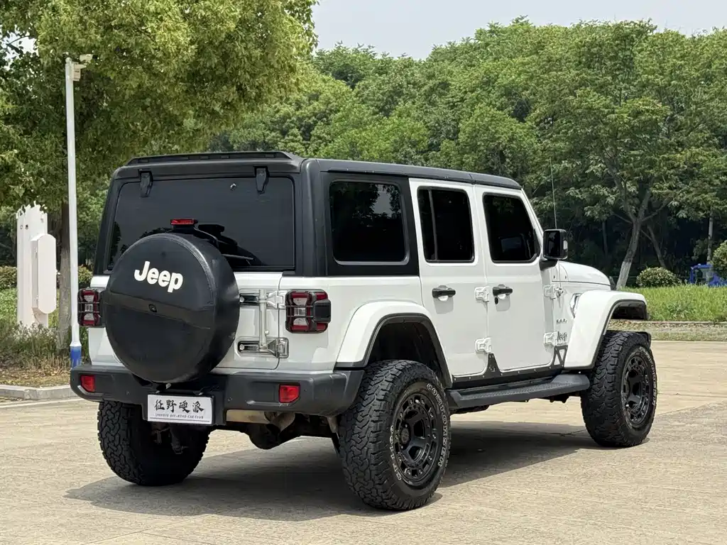 Wrangler 2.0 T Sahara 4-door