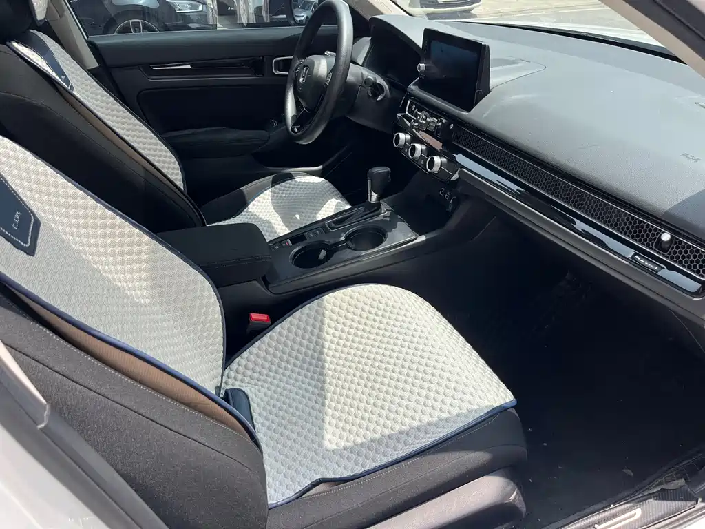 Integra 240 TURBO CVT Tech