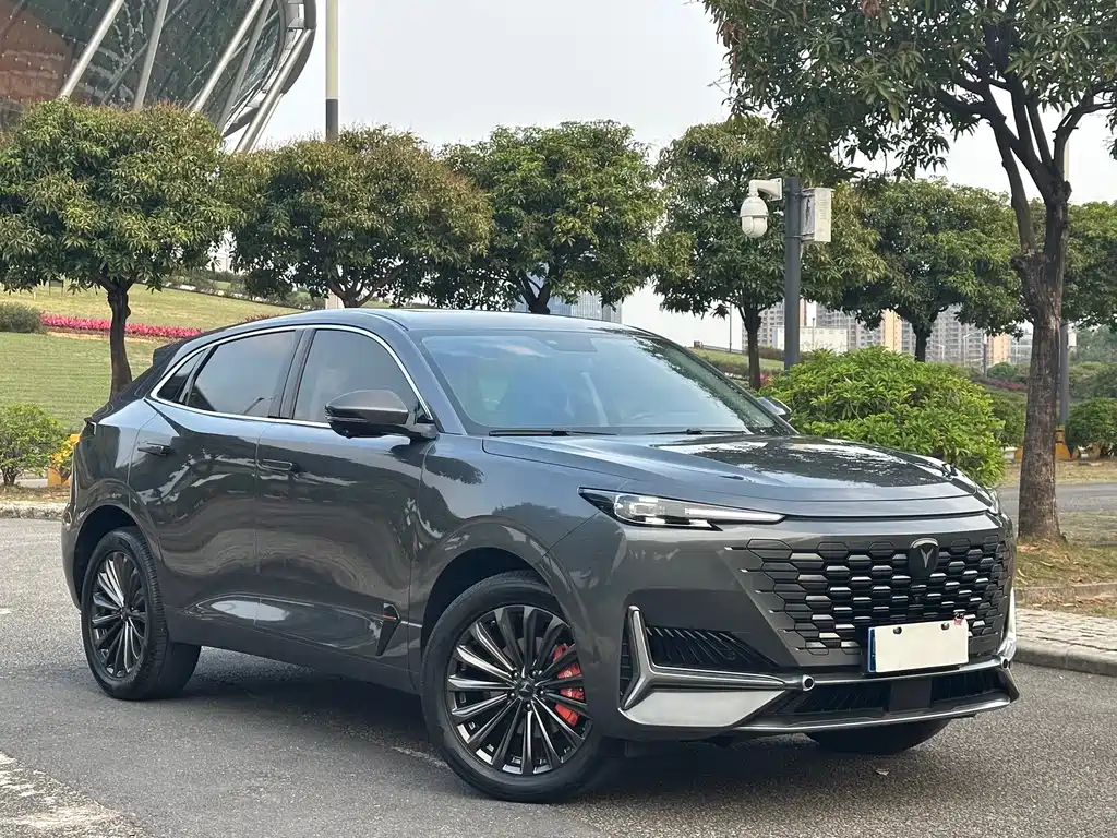 Changan UNI-K 2.0 T Outstanding