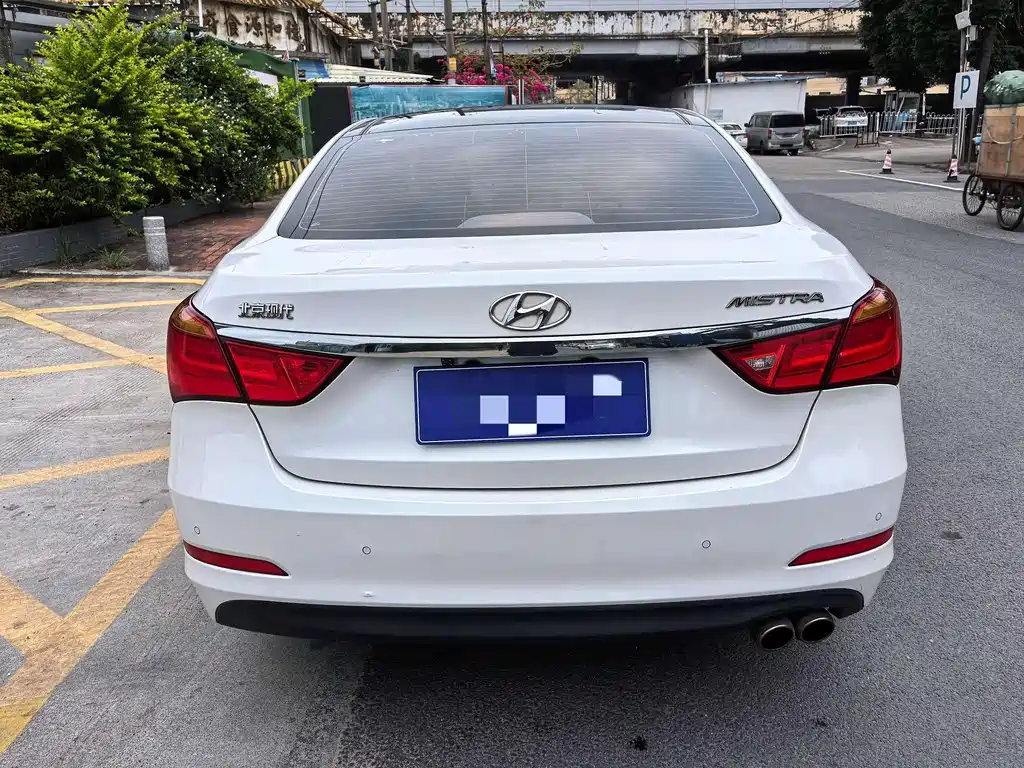 Mistra 1.8 L Auto Distinguished DLX