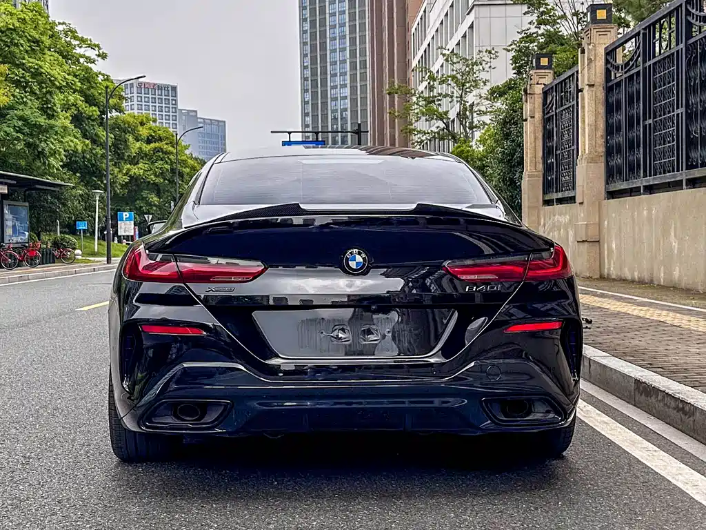BMW 8 Series 840 i xDrive 4-door Coupe M Sport Package