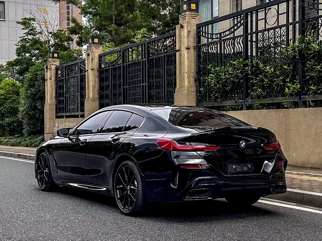 BMW 8 Series 840 i xDrive 4-door Coupe M Sport Package