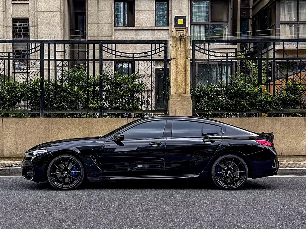 BMW 8 Series 840 i xDrive 4-door Coupe M Sport Package