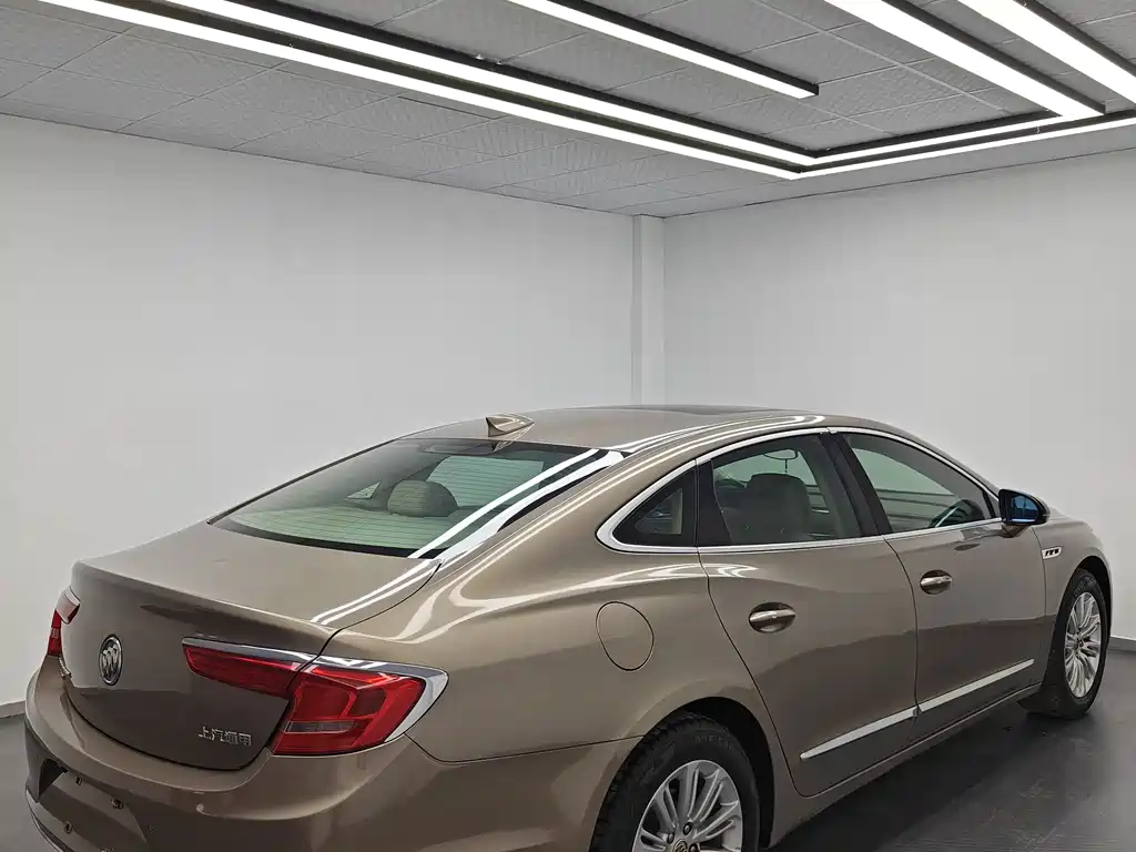 LaCrosse Facelift 20 T Leading