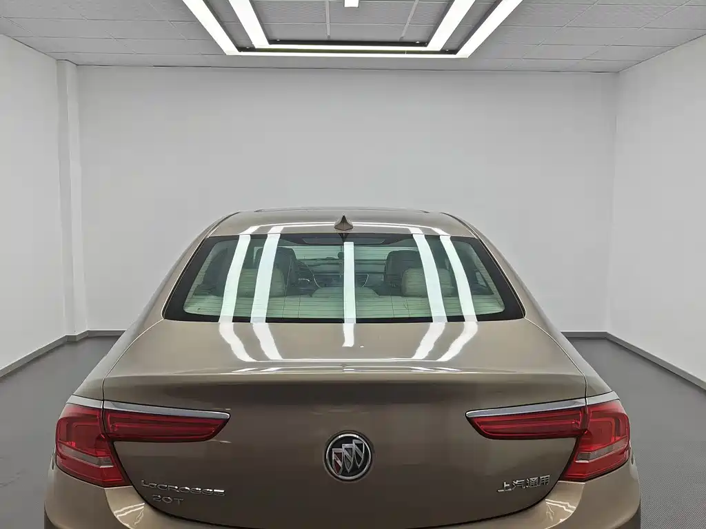 LaCrosse Facelift 20 T Leading