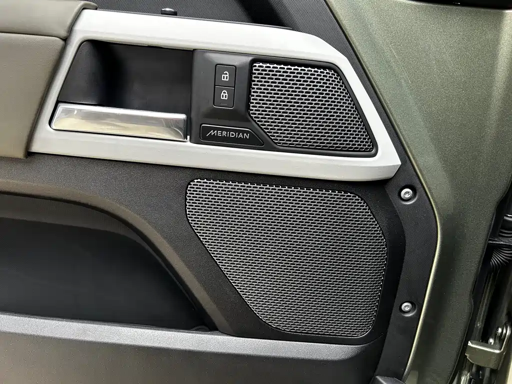 Land Rover Defender 110 P400 X-DYNAMIC HSE