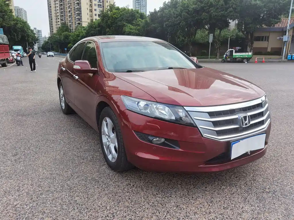 Crosstour 3.5 L Distinguished