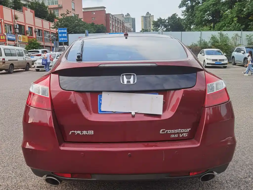 Crosstour 3.5 L Distinguished