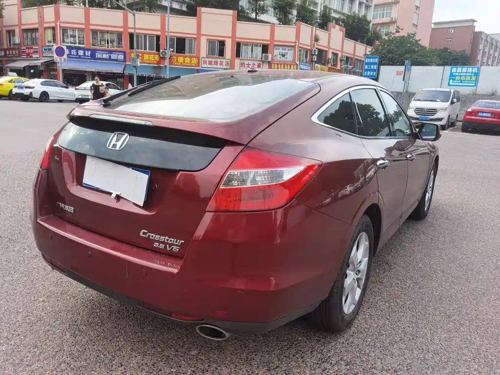 Crosstour 3.5 L Distinguished
