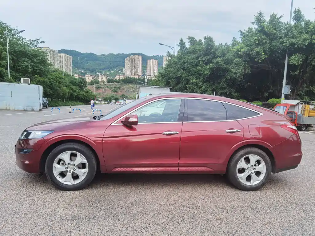 Crosstour 3.5 L Distinguished