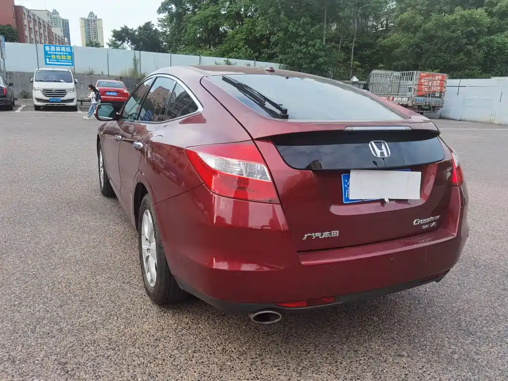 Crosstour 3.5 L Distinguished