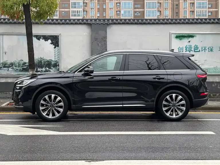Lincoln Corsair 2.0 T 2 WD Graceful