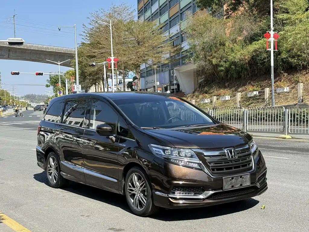 Elysion 2.0 L Hybrid Supreme