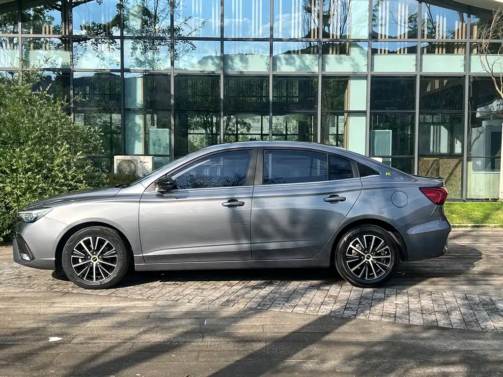 Roewe i5 1.5 L CVT Diamond