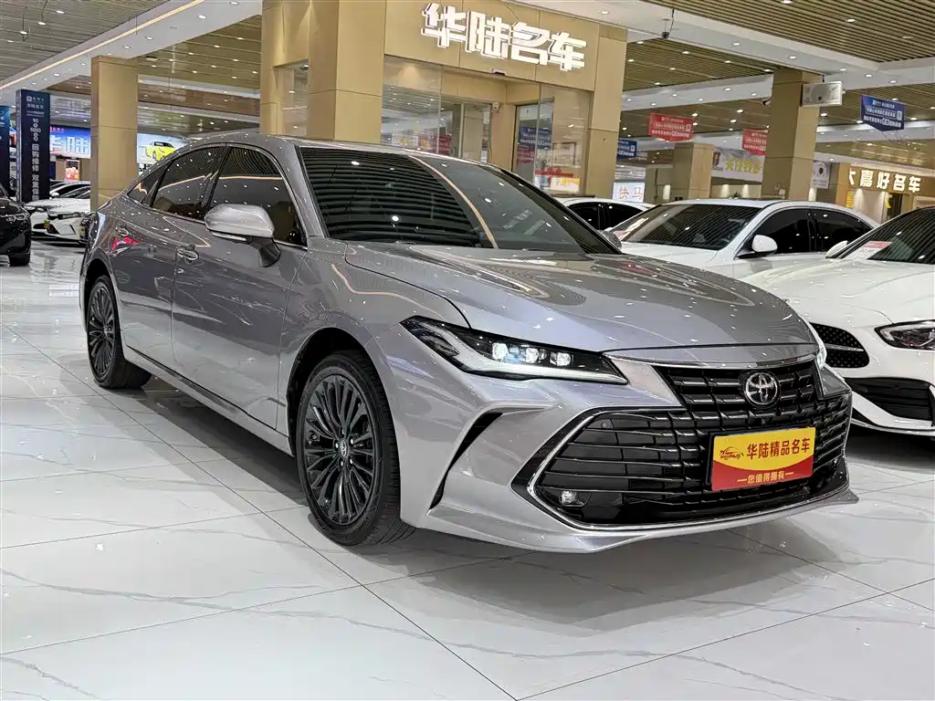 Avalon 2.0 L XLE Premium