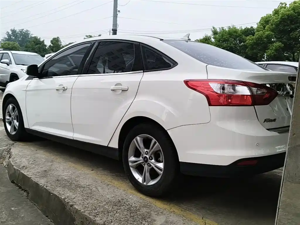 Focus Sedan 1.6 L Auto Style