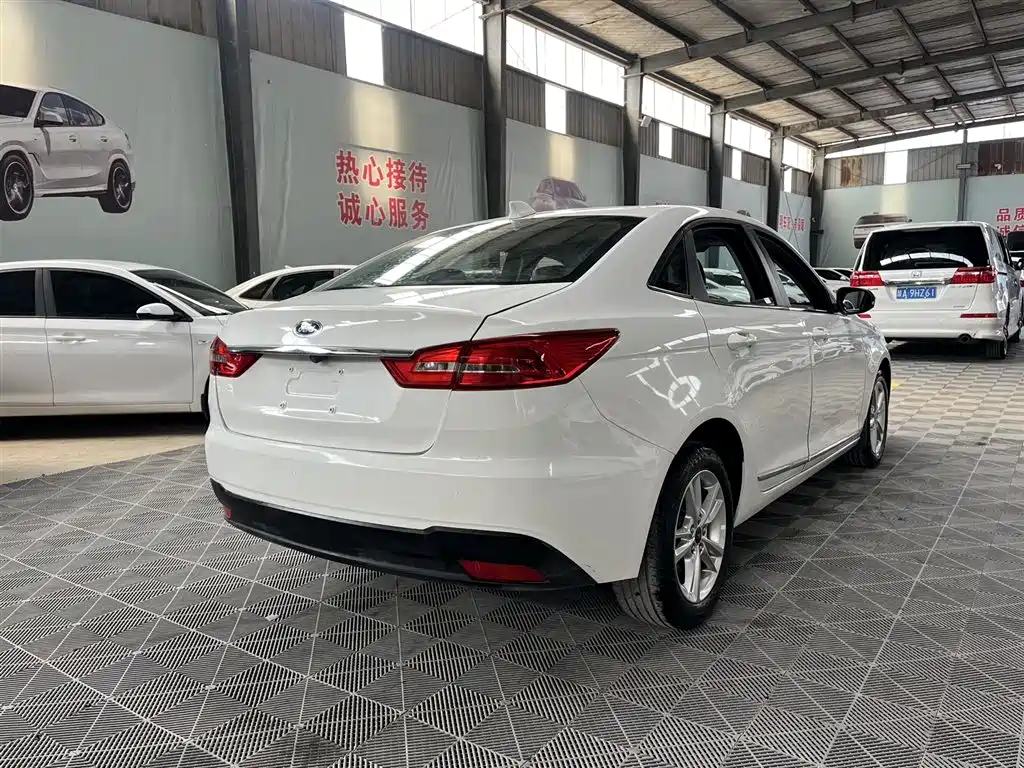 Escort Facelift 1.5 L Auto Joy CN-VI