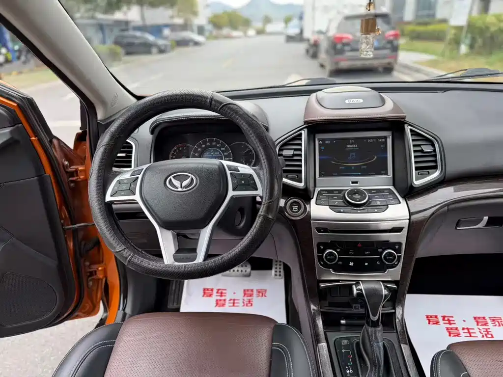 BAIC Huansu S6 1.5 T CVT Premium