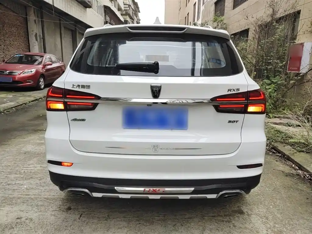 Roewe RX5 30 T 2 WD Auto Internet Smart Enjoyment