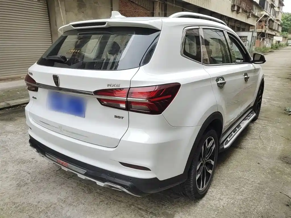 Roewe RX5 30 T 2 WD Auto Internet Smart Enjoyment