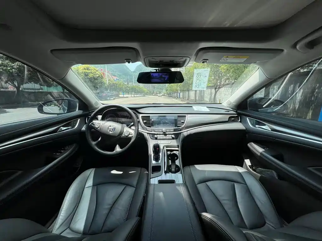 LaCrosse 652 T Luxury